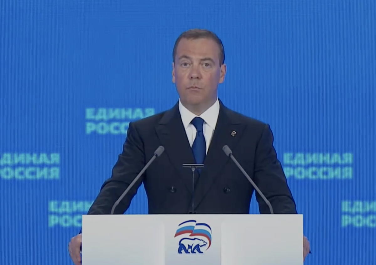 Медведев: около 70 млрд рублей выделят из бюджета для своевременного выявления опасных вирусов в любой точке страны